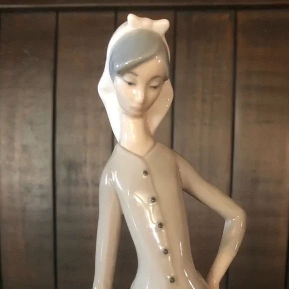 Girl With Geese #1035 Spanish Lladro